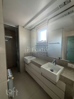 Image 33 - 1023329
