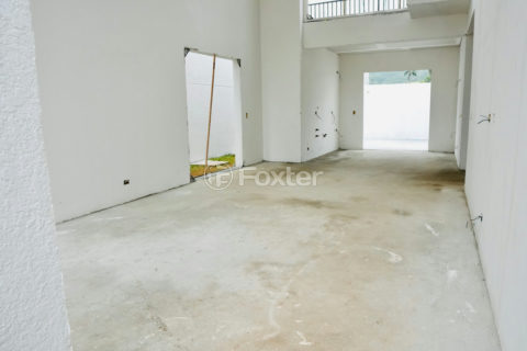 Image 21 - 1023691