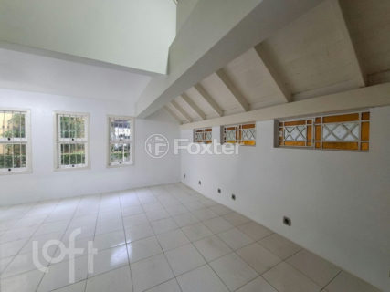 Image 8 - 1023717