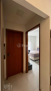 Image 7 - 1023756