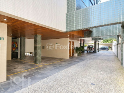 Image 32 - 1024318