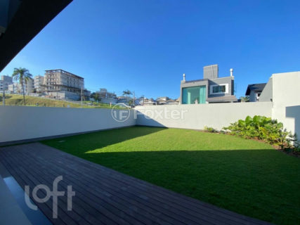 Image 44 - 1024702