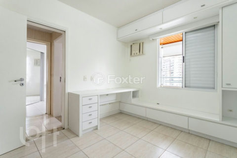 Image 30 - 1024944
