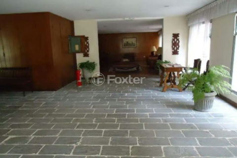 Image 21 - 1025328