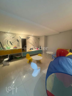 Image 33 - 1025440
