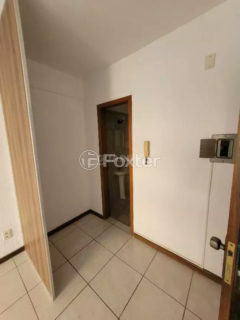 Image 1 - 1025558