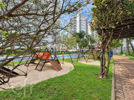 Image 62 - 1025572