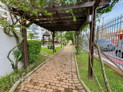 Image 60 - 1025572