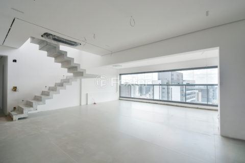 Image 0 - 1029392