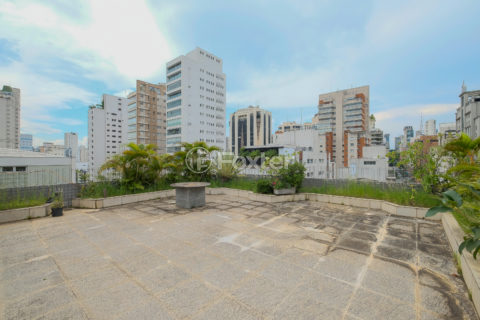 Image 1 - 1032195