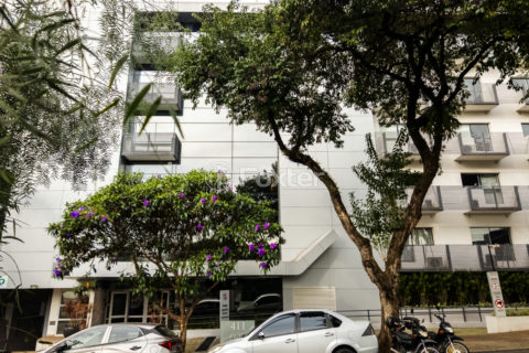 Image 1 - 1032946