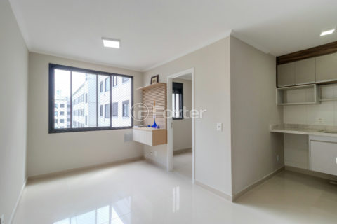Image 1 - 1033777