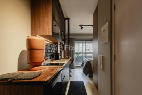Image 1 - 1037094