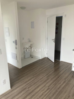 Image 1 - 1037346