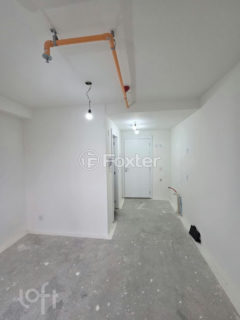 Image 1 - 1037875
