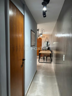 Image 1 - 1037895