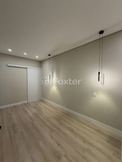 Image 1 - 1038584