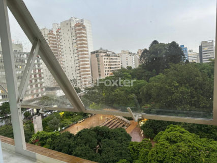 Image 0 - 1041136