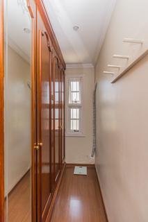 Image 30 - 106205