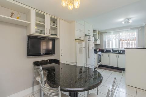 Image 33 - 106205