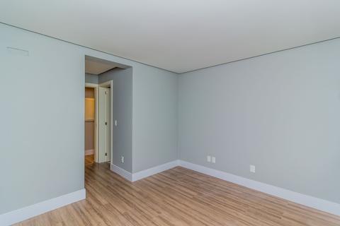 Image 38 - 125623
