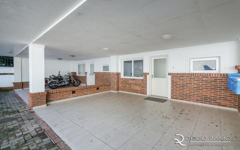 Image 22 - 159856