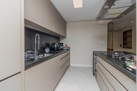 Image 20 - 160306