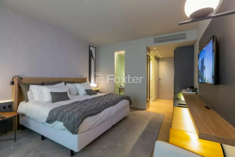 Image 40 - 175810
