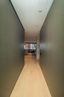 Image 23 - 197006
