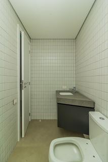 Image 30 - 197006
