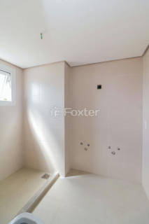 Image 33 - 203647