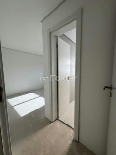 Image 35 - 205217