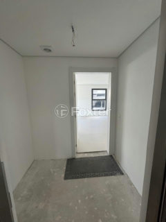 Image 27 - 205217