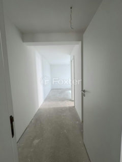 Image 29 - 205218