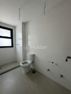 Image 33 - 205218