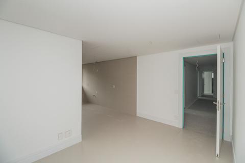 Image 41 - 205528
