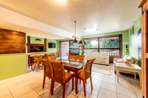 Image 33 - 205850