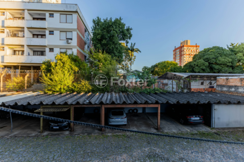 Image 17 - 209530