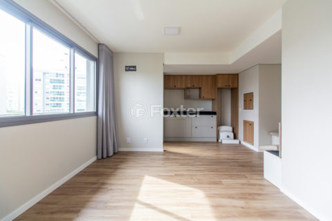 Image 3 - 210312