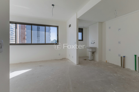 Image 4 - 210312