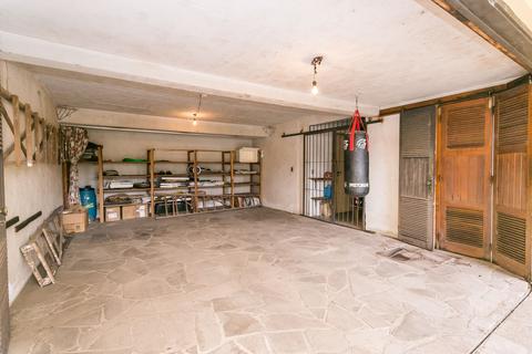 Image 33 - 211592