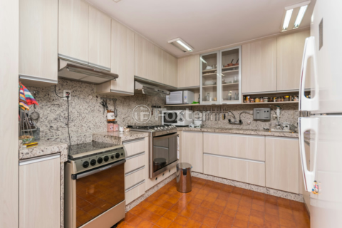 Image 35 - 213035