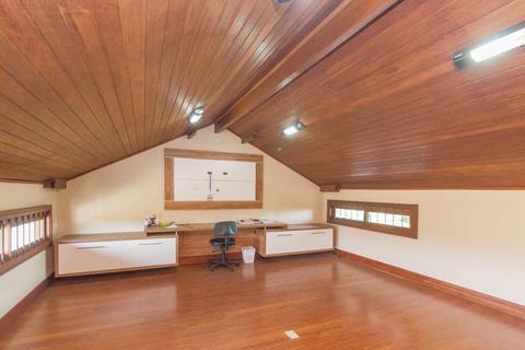 Image 23 - 213630