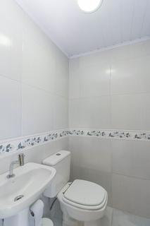 Image 42 - 213630