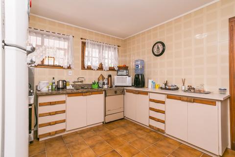 Image 20 - 214330