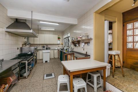 Image 20 - 214531