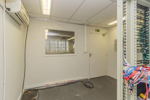 Image 33 - 214869