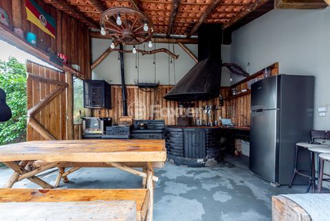 Image 30 - 215102