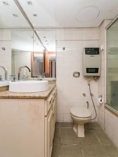 Image 31 - 215228