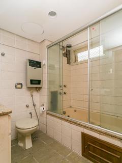 Image 32 - 215228